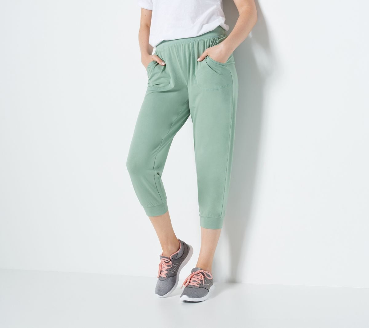 Cozy Knit Regular Cropped Jogger Pant