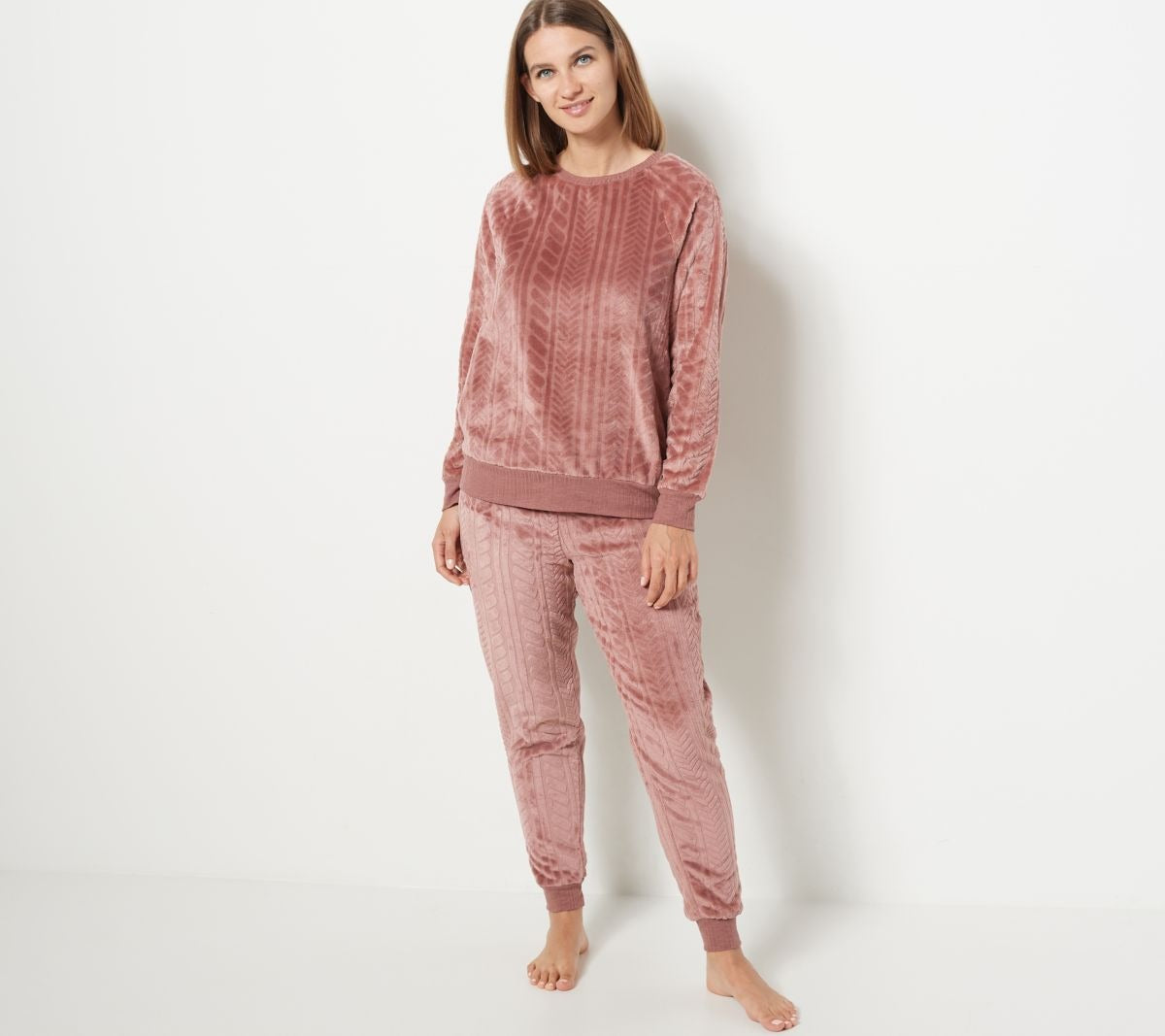 Petite Cable Plush Jogger Pajama Set