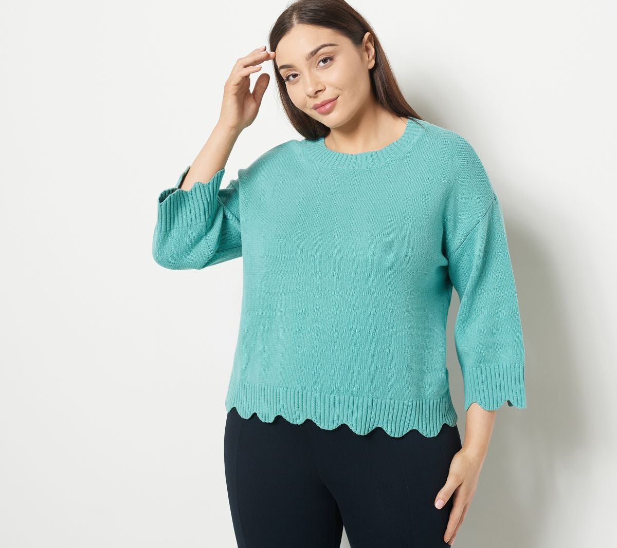 Crew Neck Sweater with Scallop