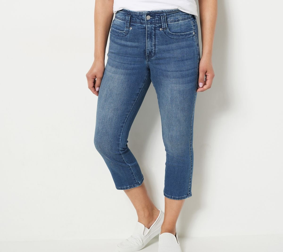 Ami Capri Jeans with Cool Embrace- Lana