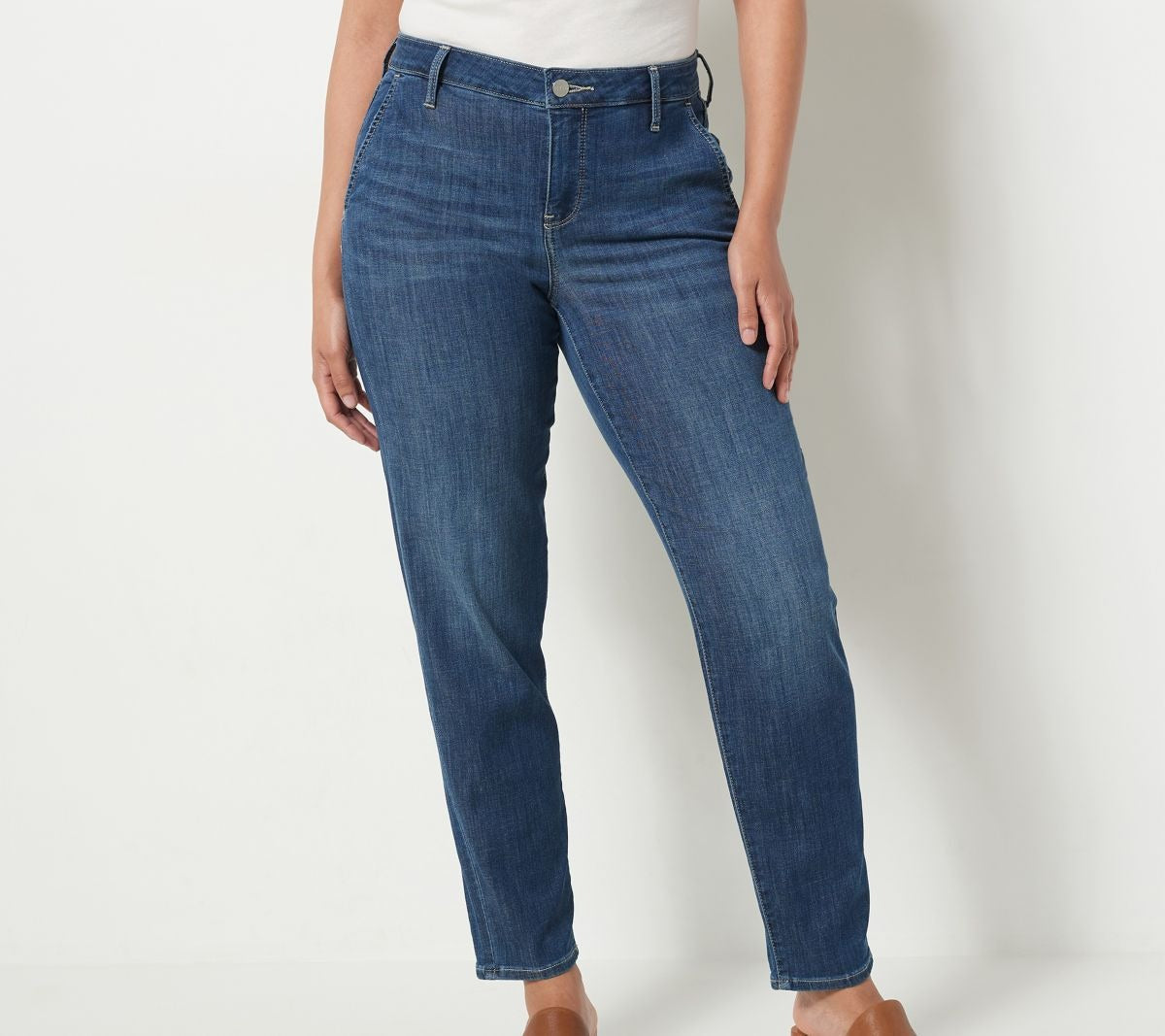 Lightweight Denim Relaxed Tapered Jeans