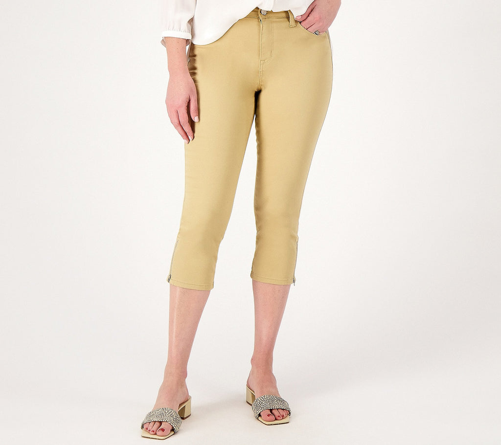 Wave Denim 5-Pocket Capri with Zipper Detail