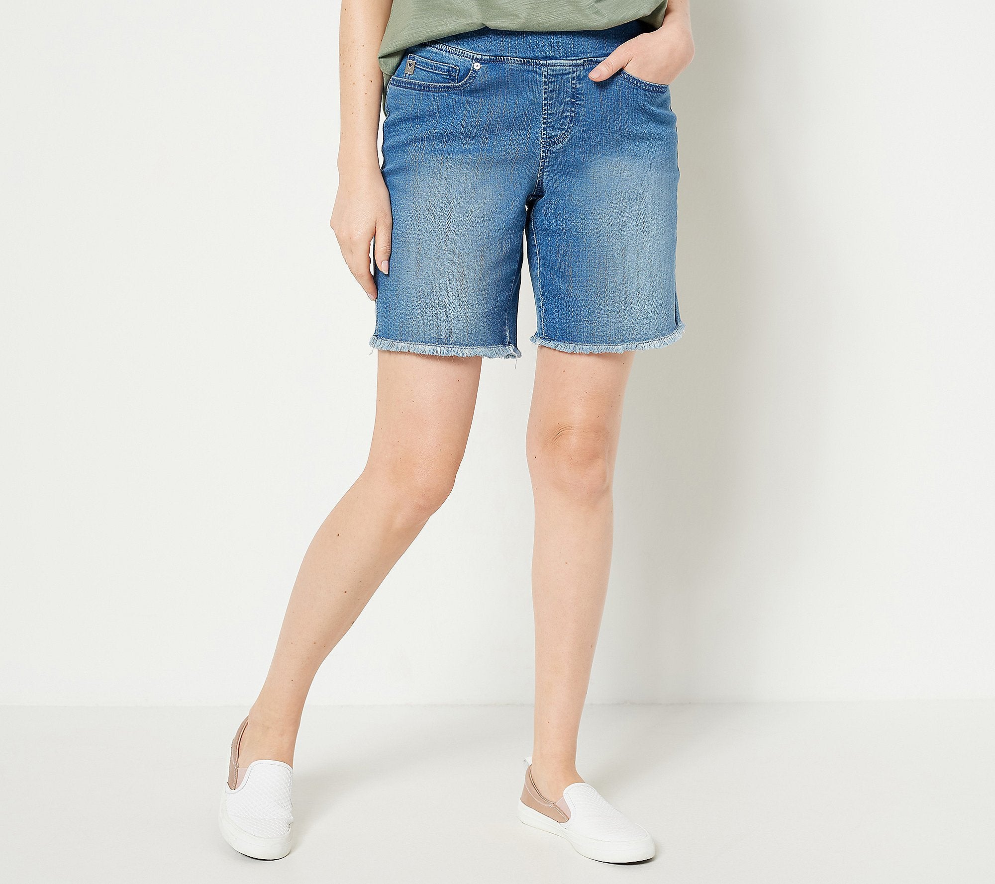 TripleLuxe Denim 5-Pocket 8" Shorts